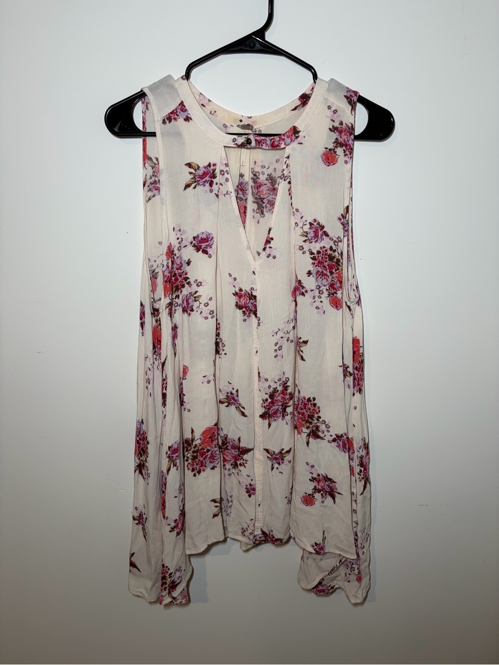 Free People Ivory Floral Keyhole Sleeveless Camisole